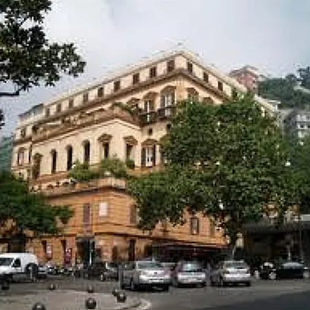 Amedeo بيت ضيافة